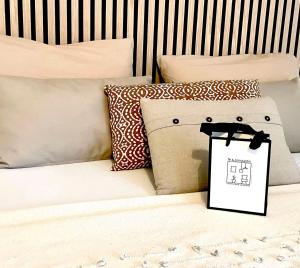 LAUSANNE PULLY sunny apartment on lakeside street and direct bus to Lausanne train station