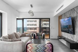 Luxury 4BR Tower w Panoramic Sea View l Mamad
