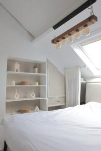 Spacious Villa in Dilbeek with Private Garden, Ideal for Families & Business