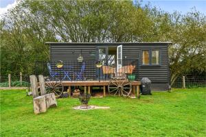 Badger Shepherds Hut