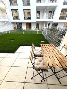 Brand New, Central Apartment with Own Garden