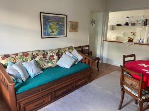 Apenas 50 metros da Prainha de Arraial do Cabo - excelente apartamento