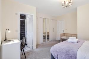 4Bed 3 Bath Home I Sleeps 7-9 I Family & Contractors I Parking