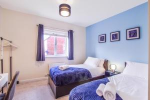 4Bed 3 Bath Home I Sleeps 7-9 I Family & Contractors I Parking