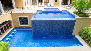 Casa Zafiro 7 bdrs private pool in Los Suenos