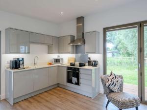 2 Bed in East Bergholt 82398