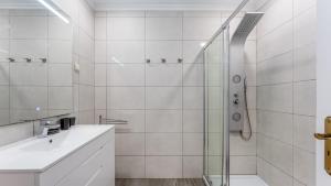 Bright 1BDR Flat in Albufeira by LovelyStay