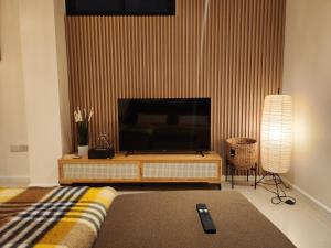 Be Cozy Silom Modern 2BR 1-min to BTS & MRT