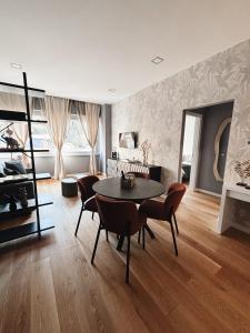 VB's Luxury Flat