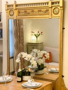 Luxury Boutique Duchess Suite in Historic Centre