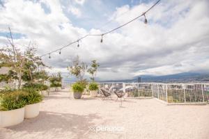 Sunflower at 12, City Views and Wonderland Vibes!