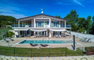 Villa Montefalcone 8 by Marche Holiday Villas