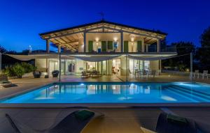 Villa Montefalcone 8 by Marche Holiday Villas