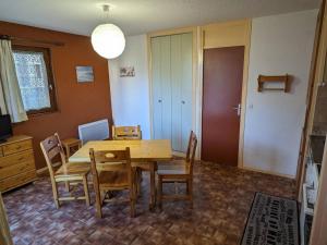 Appartement avec balcon, animaux admis, parking inclus - FR-1-840-12
