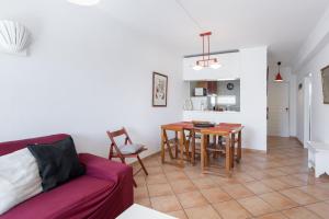 Cozy 2BR Apartment in Albufeira with Balcony, by Hopstays