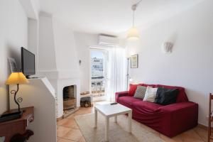 Cozy 2BR Apartment in Albufeira with Balcony, by Hopstays
