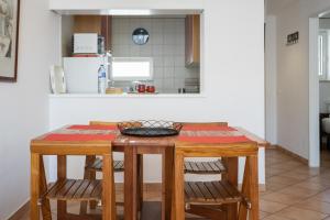 Cozy 2BR Apartment in Albufeira with Balcony, by Hopstays