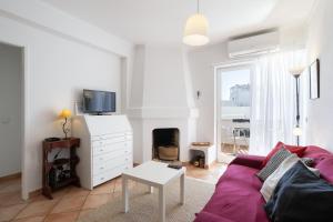 Cozy 2BR Apartment in Albufeira with Balcony, by Hopstays