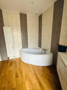 Grand logement lumineux Morvan Lac Settons