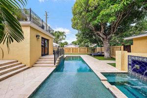 Palm Haven - Tropical Chic Home with Pool in Grandview Heights