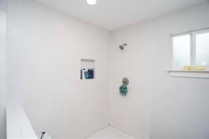 2 Large Bedrooms Open Living Peaceful