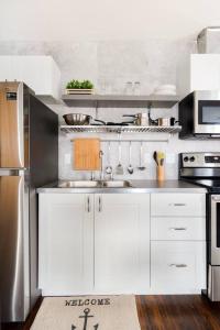 Stylishly Remodeled Queen Victoria Loft