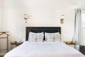 Stylishly Remodeled Queen Victoria Loft