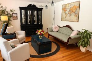 Merlot Room in Old Town