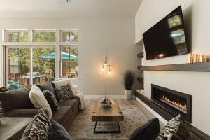 The Reel Deal, Luxury Family Cabin by Alpine Slide