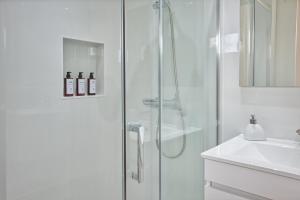 Jasmine Whisper by Elysian