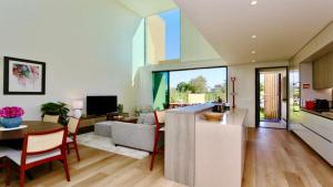 Casa Bougainvillea by CleverDetails, private pool "heated", walk distance