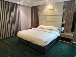 اجنحة امواج الحمراء1