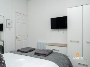 Trades Lane by CENTRAL SERVICED APARTMENTS - Cosy 1 Bedroom - Central Location - Walk Away from Waterfront - Walk Away to Bus & Train Station - Long Stays Welcome