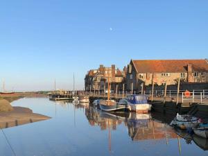 SALTKETTLE - Blakeney