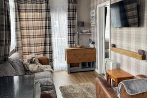 2Bed Chalet Sleeps 4- Garden Balcony Pets Beach