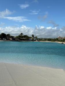 Beach, Golf, Pools, Jacuzzi, and many more!