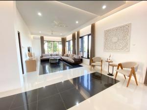 Lovina Seaview Hill Villa