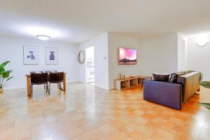 Stylish urban retreat walk everywhere