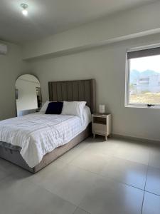 Depa con Cocina, Sala, Comedor y Alberca