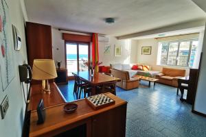 Casa Magica Penthouse - Entire apartment with terrace overlooking the sea