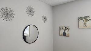 Little House in Indy sleeps many