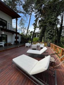 Casa 5, Bosque Peralta Ramos, Mar del Plata con Carpa en balneario incluida