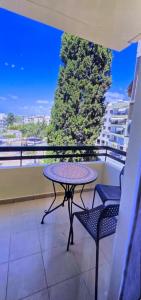 Cozy 2-Bed Apartment by the Kings Avenue Mall