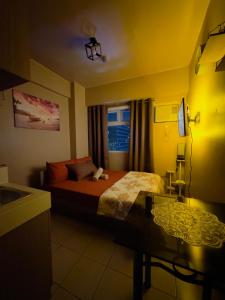 Urban Deca Shaw - PaulBerts Cabins I