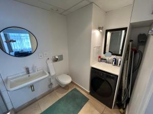 Upmarket Studio Apartment in Cape Town City Centre - The Adderley