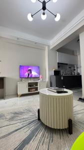 Modern Suite 1BR in Kilimani WIFI,Netflix,Free Parking,Near yaya center