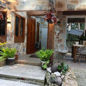 Rustic Stone House with Beach Access