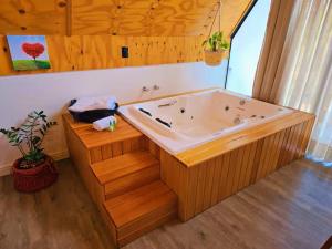 Romântico Chalé Vermelho Hidromassagem e Calefator