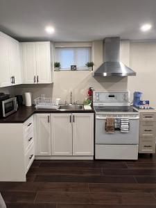 Bright & Cozy Bankfield Stay