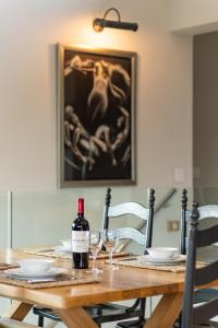 Stonehurst Serenity, Modern Family Retreat, Tokai